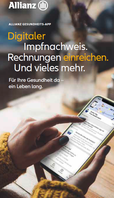 Person die Handy in Gesundheits-App bedient Person die Handy in Gesundheits-App bedient