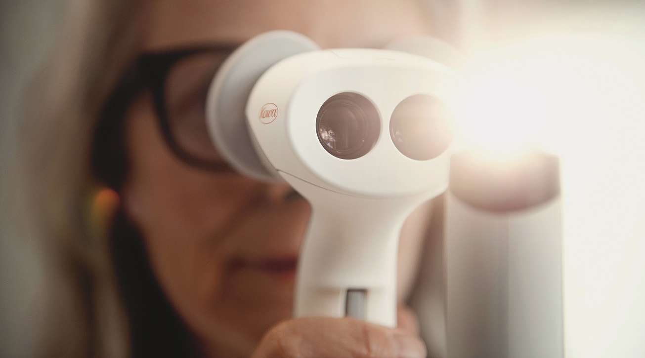 Modernes medizinisches Gerät für Augenuntersuchung