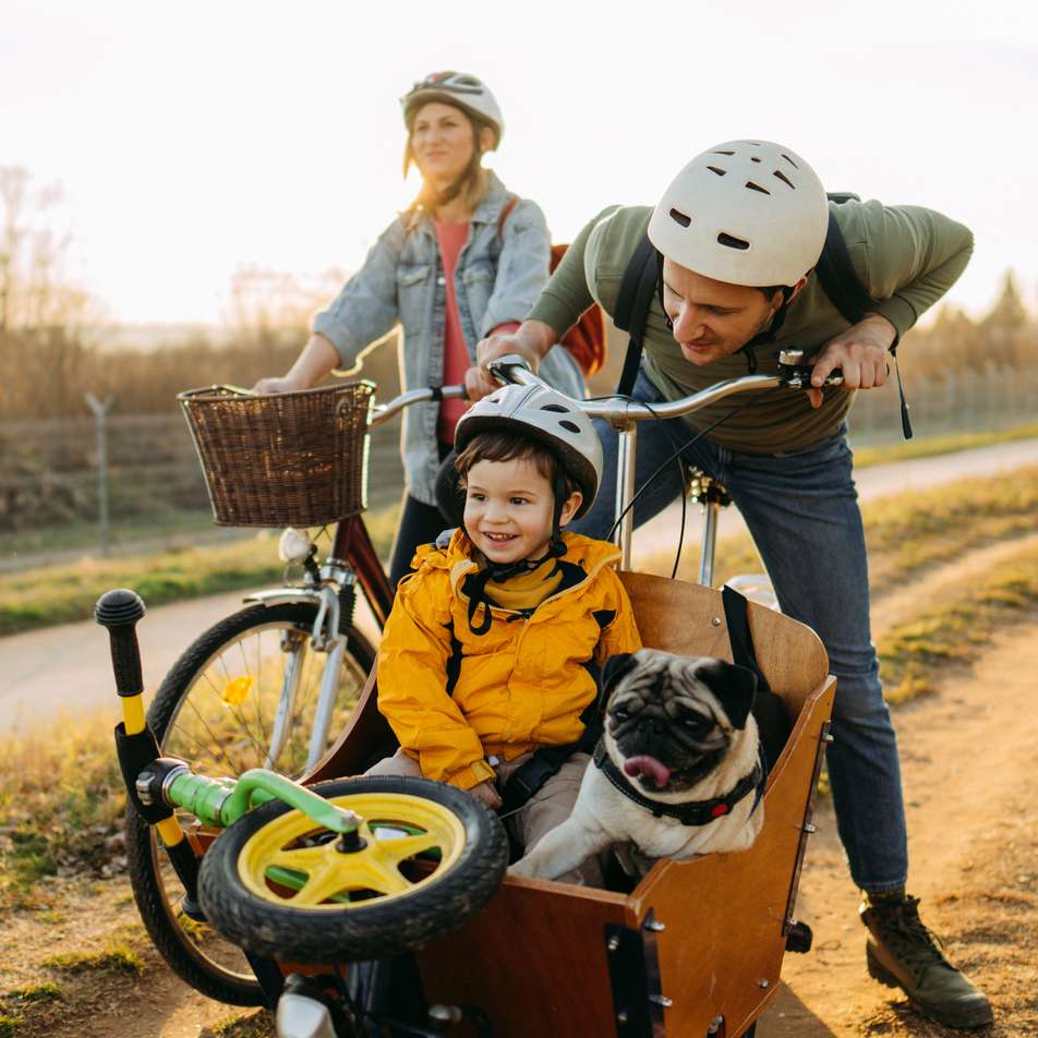 Familie auf dem Fahrrad